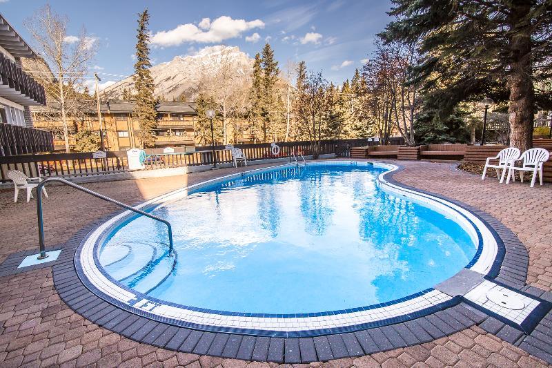 Banff Voyager Inn Екстер'єр фото