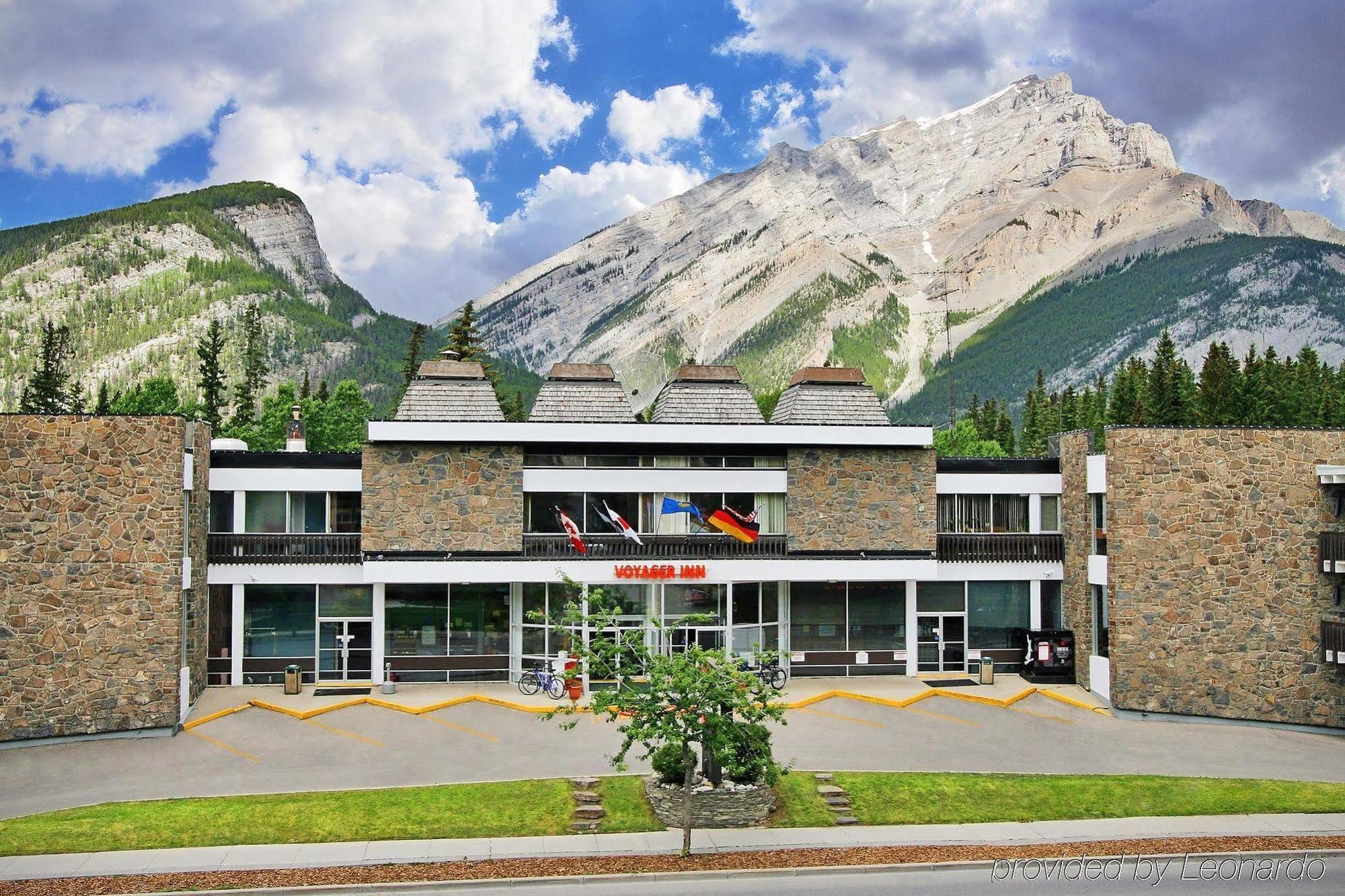 Banff Voyager Inn Екстер'єр фото