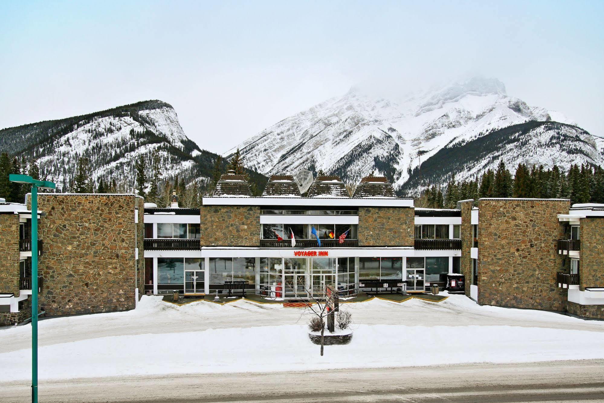 Banff Voyager Inn Екстер'єр фото