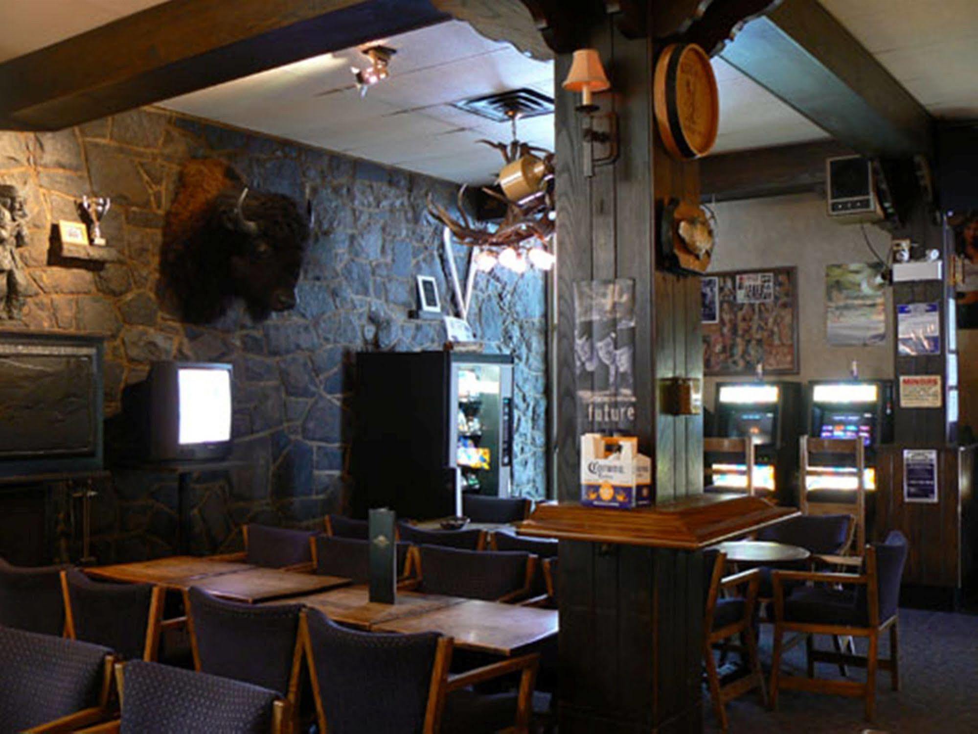 Banff Voyager Inn Екстер'єр фото